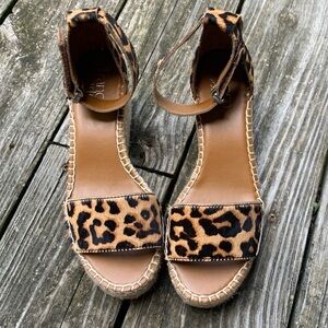 Franco Sarto Clemens Espadrille Wedge Sandal Leopard print Calf Hair ankle 7.5